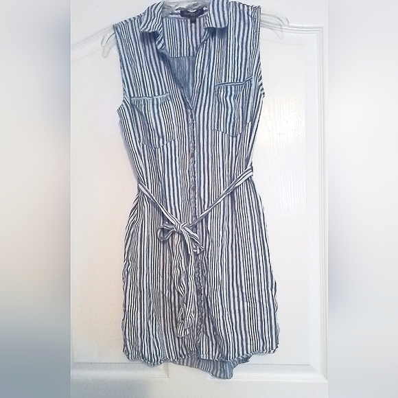 Juniors Small "Velvet Heart" Sleeveless 7 Button Dress Shirt Style Short Dress - Picture 3 of 4